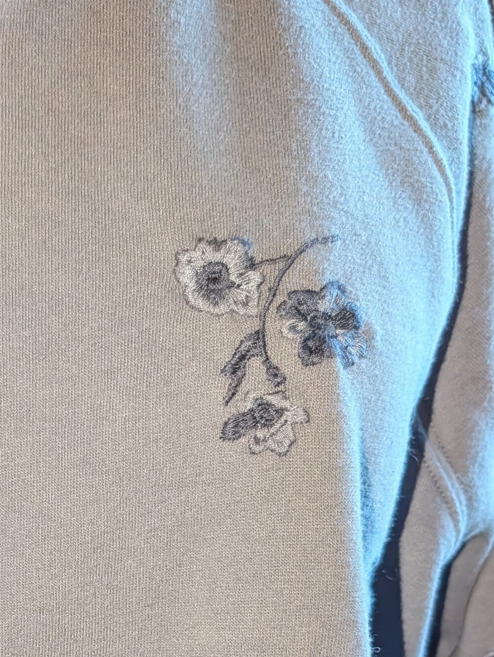 Abercrombie & Fitch Raglan Sunday Crew Sweatshirt - Picture 3 of 6